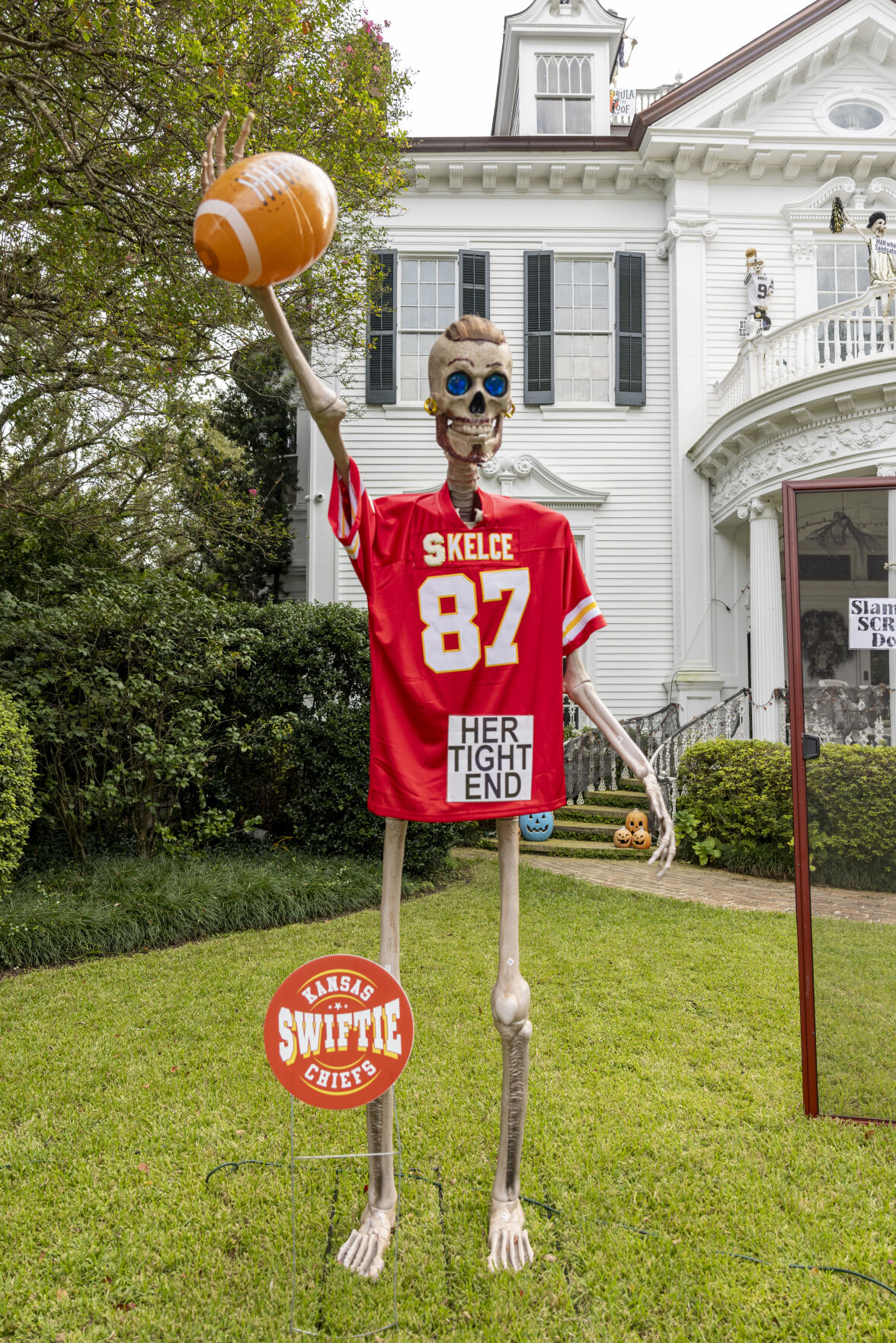 NO.skeletons.adv_434.JPG